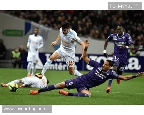 克维伊与FC巴黎的激烈对决揭示法甲新格局的潜在变化 克维伊与FC巴黎的激烈对决揭示法甲新格局的潜在变化